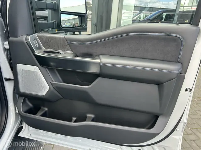 Ford F-350 USA Platinum 2025 Diesel 22