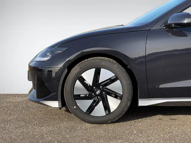 Hyundai IONIQ 6 Connect 77.4 kWh 2025 Elektrisch 8