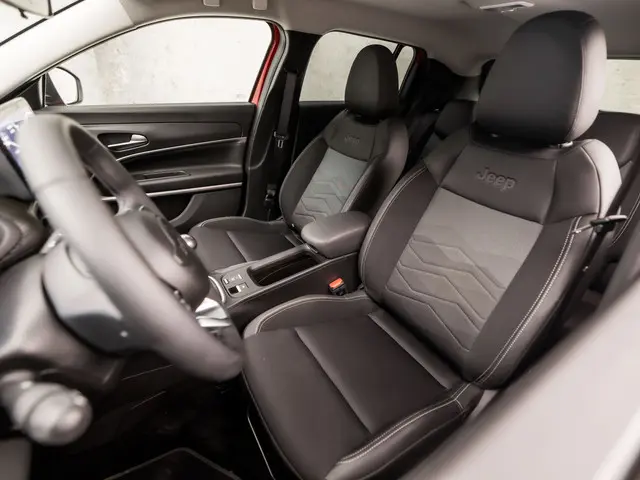 Jeep Avenger 1.2 Altitude Sport 2023 Benzine 14