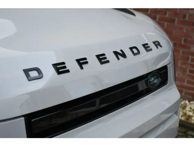 Land Rover Defender 110 3.0 D250 2023 Diesel 56