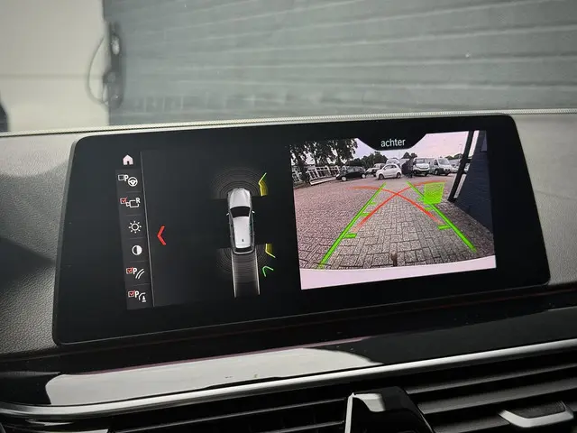 BMW 5 Serie Touring 520i High Executive 2018 Benzine 12