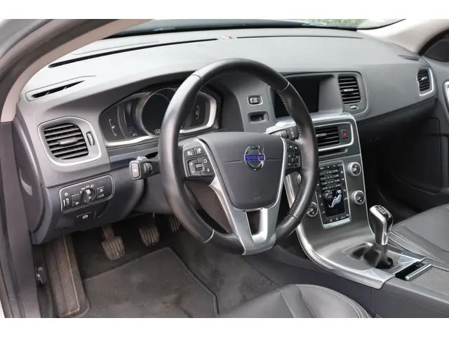 Volvo V60 2.0 T3 Nordic+ 2016 Benzine 14