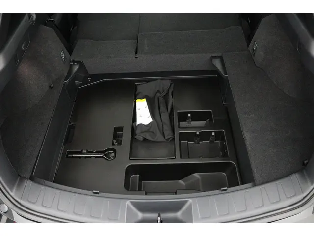 Lexus UX 250h Business Line 2022 Hybride Benzine 33