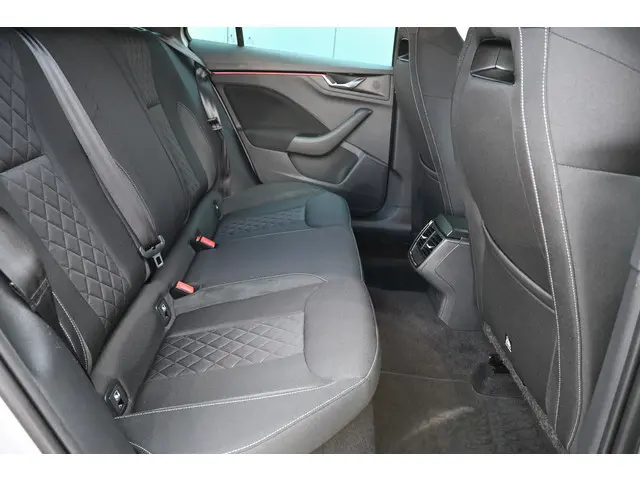 Škoda Scala 1.0 TSI Sport Business 2021 Benzine 24
