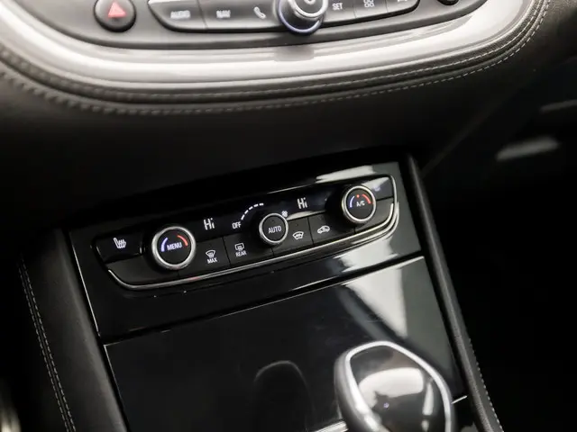 Opel Grandland X 1.2 Turbo Ultimate Sport 2018 Benzine 9
