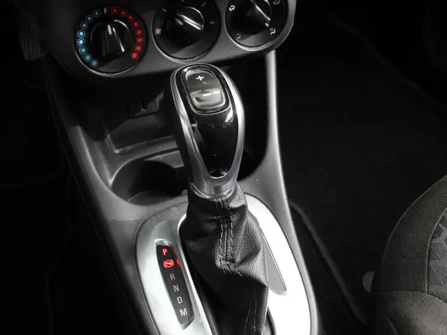 Opel Corsa 1.4 Business+ 2015 Benzine 26