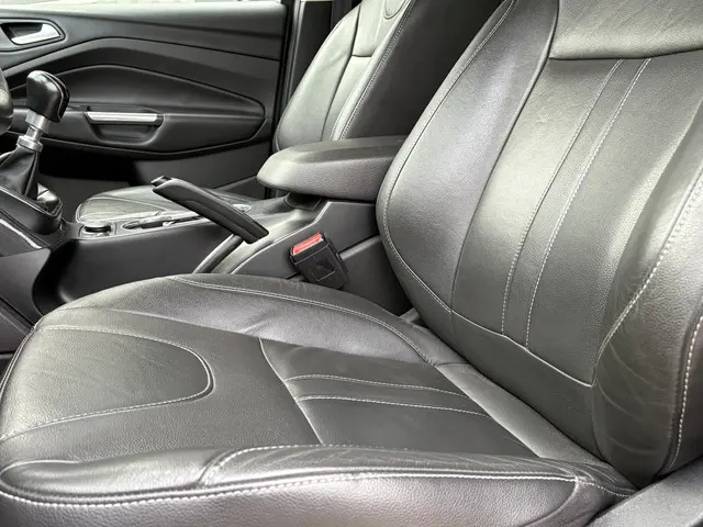 Ford Kuga 1.5 Titanium 2015 Benzine 28