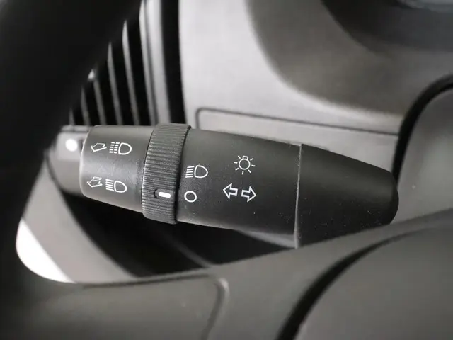 Opel Movano 140pk L2H2 Edition 2022 Diesel 21