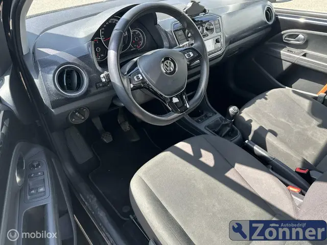 Volkswagen up! 1.0 BMT high up! 2017 Benzine 10