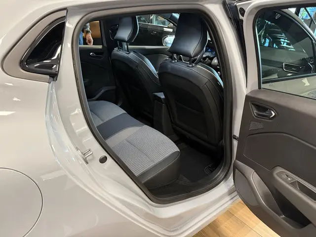 Renault Clio 1.0 TCe 90 GPF techno 2024 Benzine 17