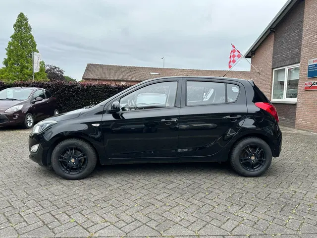 Hyundai i20 1.2i i-Drive. Airco. 5-Deurs. 2012 Benzine 6