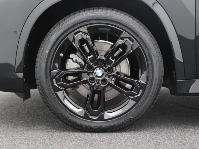 BMW X1 xDrive30e 2023 Hybride Benzine 8