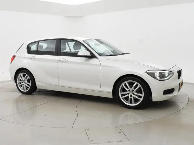 BMW 1 Serie 114i EDE HIGH EXECUTIVE 2013 Benzine 26