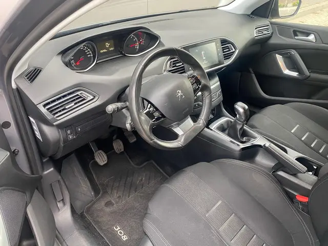 Peugeot 308 1.2 VTi Active 2014 Benzine 11