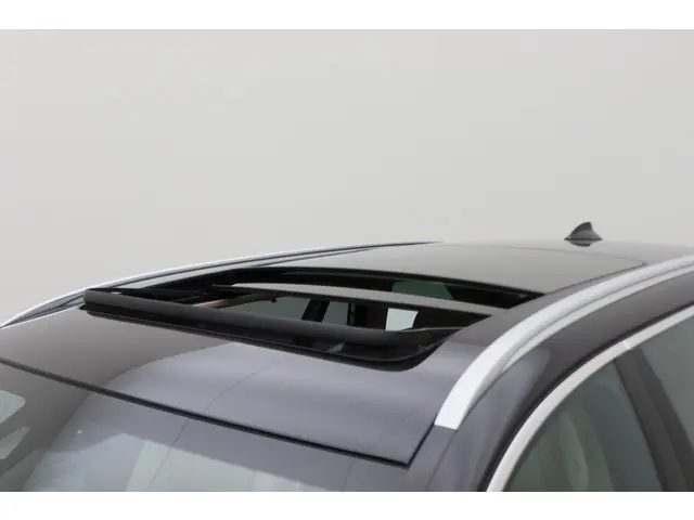 BMW 5 Serie Touring 535i Luxury Edition 2016 Benzine 32