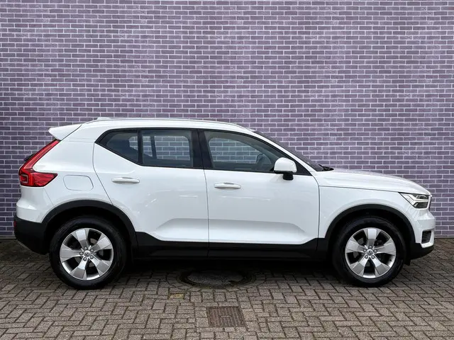 Volvo XC40 1.5 T2 Momentum 2022 Benzine 23