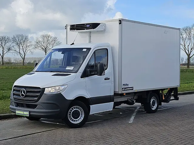 Mercedes-Benz Sprinter 2
