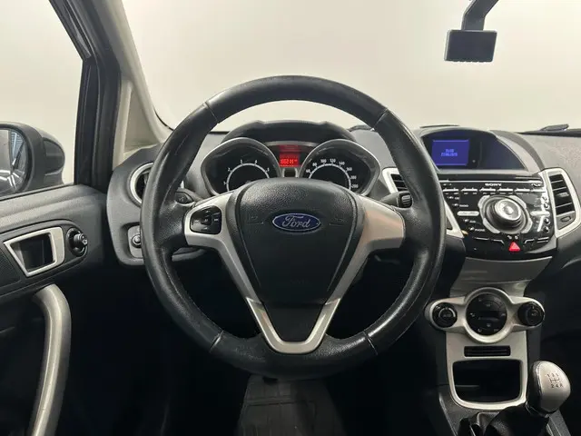 Ford Fiesta 1.25 Titanium ECC LM 5 DEURS. 2012 Benzine 17