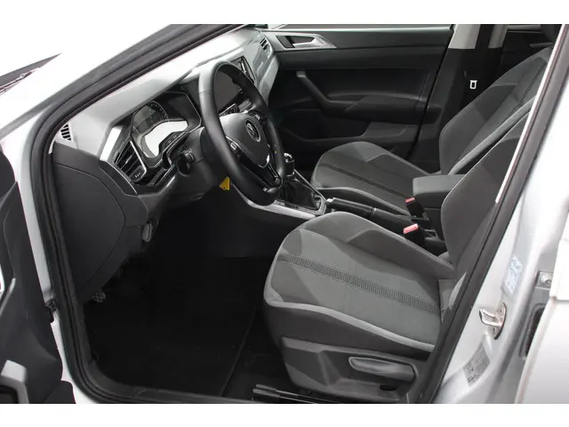 Volkswagen Polo 1.0 TSI 110pk Highline 2021 Benzine 8