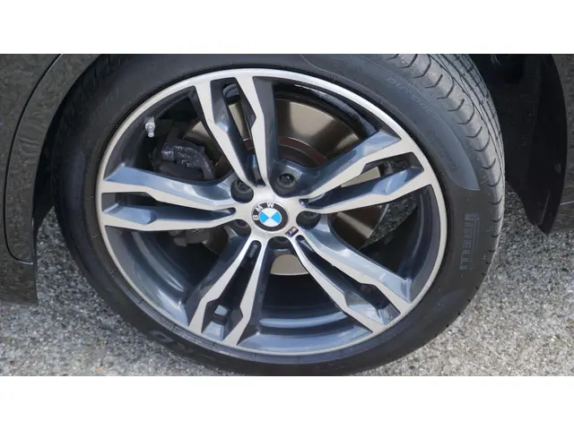 BMW X1 xDrive25i 232pk M-Sport & Shadow-Line 2017 Benzine 55