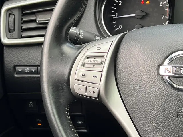 Nissan QASHQAI 1.2 Tekna 2015 Benzine 24