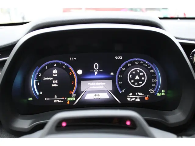 Lexus LBX Elegant 2WD 2025 Hybride Benzine 20