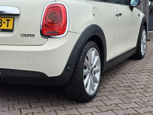 MINI Cooper Mini 1.5 Business 2015 Benzine 7