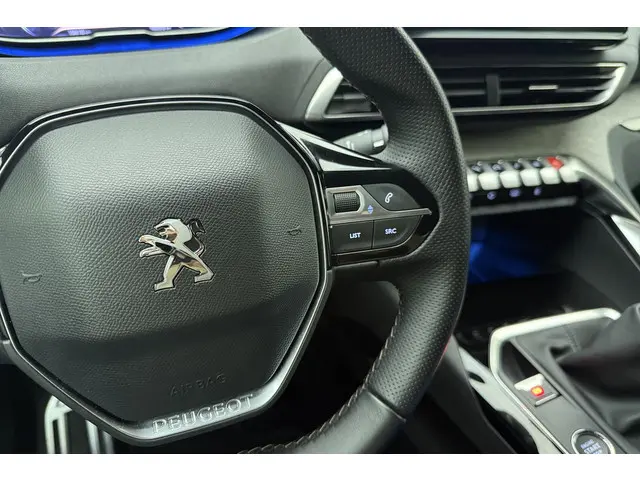 Peugeot 3008 1.2T 130pk GT 2024 Benzine 18