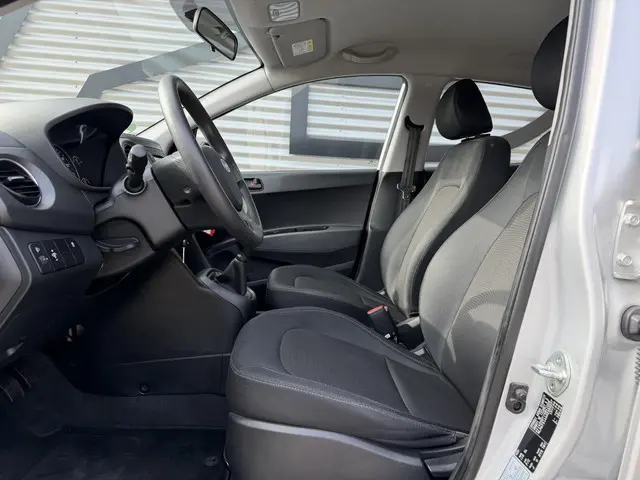 Hyundai i10 1.0i i-Motion 2017 Benzine 8