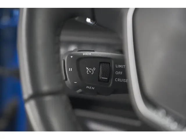 Peugeot 3008 PureTech 130 EAT8 Allure 2022 Benzine 40