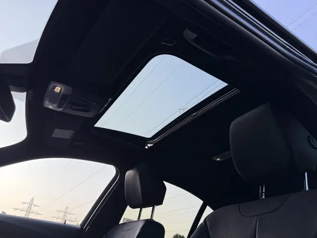 BMW 3 Serie 330e m Sport 2016 Hybride Benzine 5
