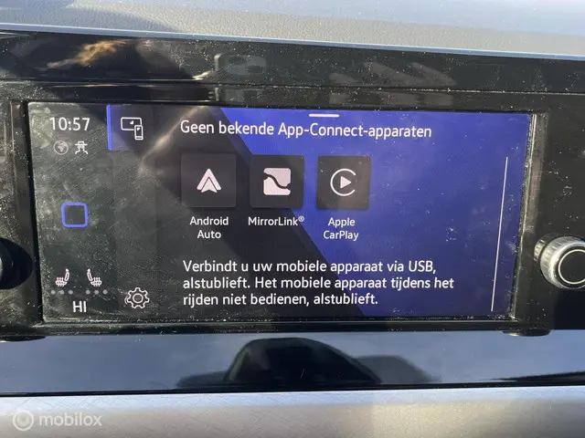 Volkswagen Golf 1.5 eTSI Life Business 2022 Benzine 11