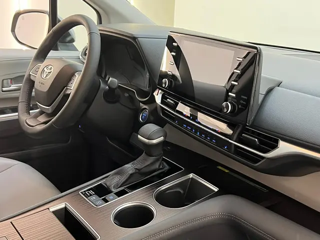 Toyota Sienna 2.5 Hybrid Luxe XLE 2022 Hybride Benzine 7