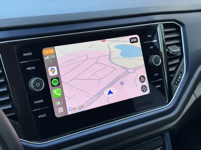 Volkswagen T-Roc 1.0 TSI UNITED 110 pK 2021 Benzine 22