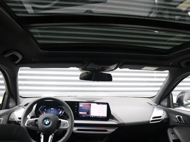 BMW 1 Serie 5-deurs 120 2025 Benzine 17