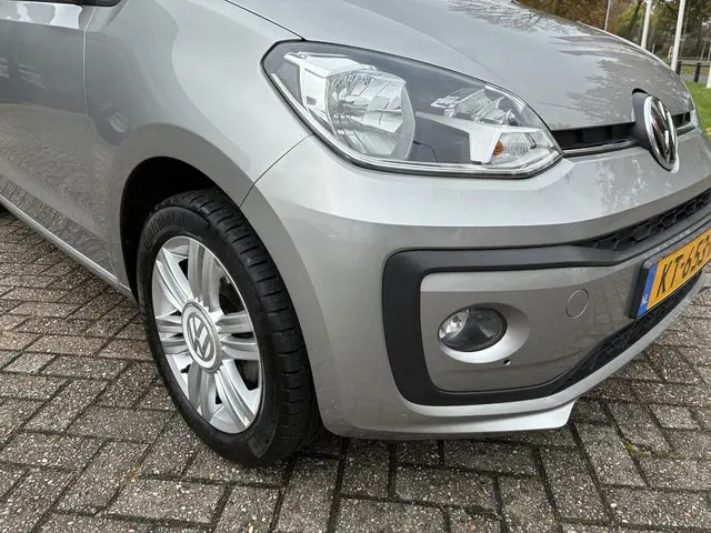 Volkswagen up! 1.0 BMT high up! 2016 Benzine 20