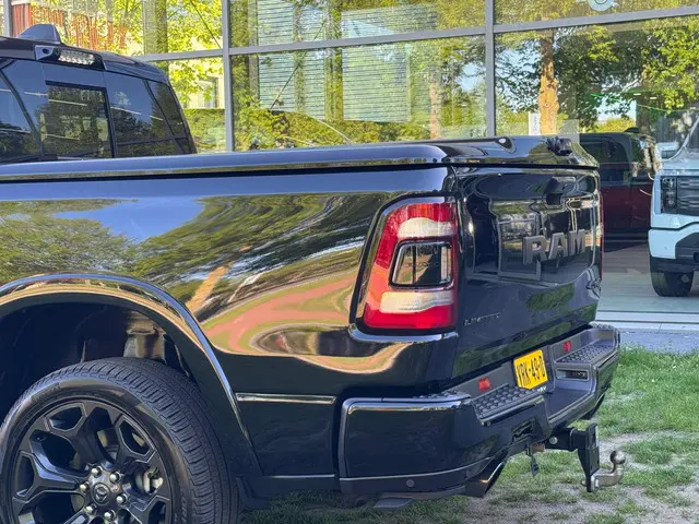 RAM 1500 5.7 V8 4x4 Limited Night 2022 LPG/Gas 9