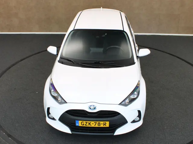 Toyota Yaris 1.5 Hybrid Active Plus 2021 Hybride Benzine 12