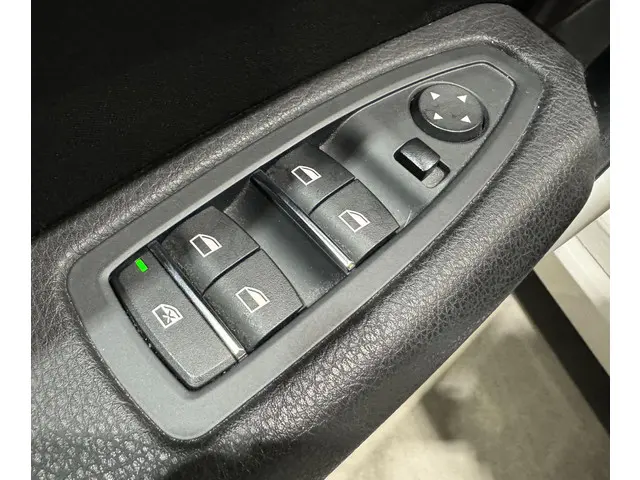 BMW 1 Serie 118i Executive 2018 Benzine 15