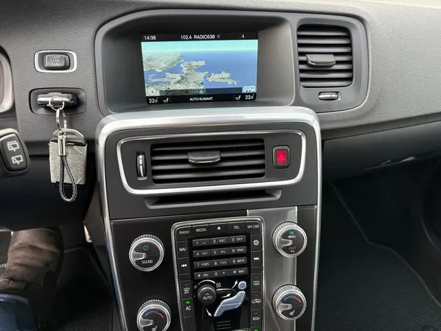 Volvo V60 1.5 T3 R-Design 2016 Benzine 6