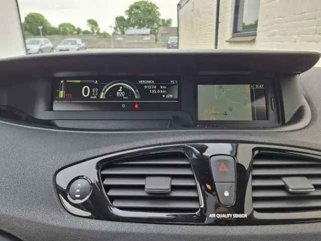 Renault Scénic TCe 115 Bose 2013 Benzine 23