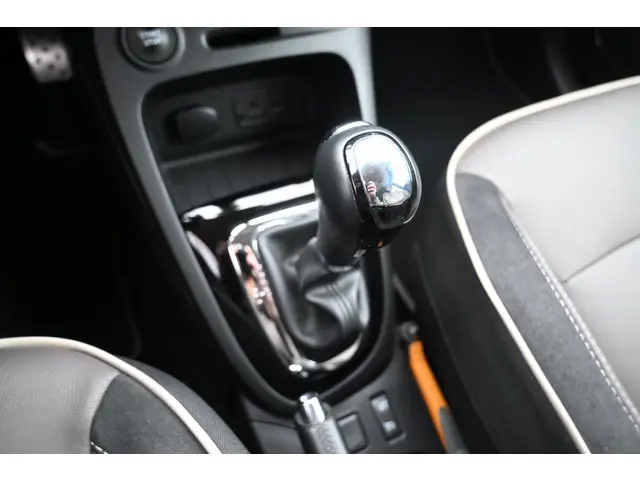 Renault Captur TCe 120 EDC Barista 2015 Benzine 21