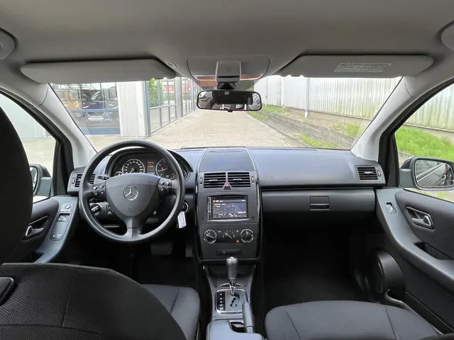 Mercedes-Benz A-Klasse 160 Business Class 2012 Benzine 6
