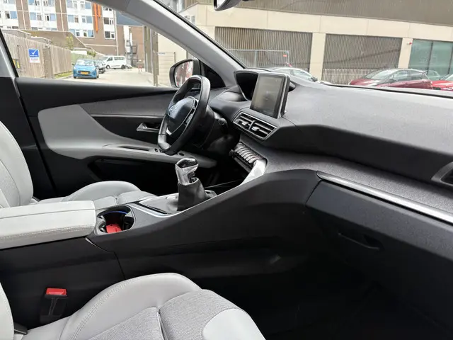 Peugeot 5008 1.2 PureTech Allure 2017 Benzine 8