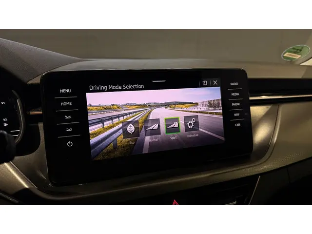 Škoda Kamiq 1.5 TSI ACT Business Edition 2020 Benzine 18