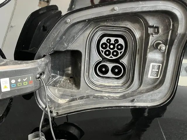 Opel Vivaro-e L3H1 Edition 75 kWh 2023 Elektrisch 15