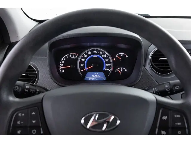 Hyundai i10 1.0i Comfort | AIRCO | BLUETOOTH . 2019 Benzine 19