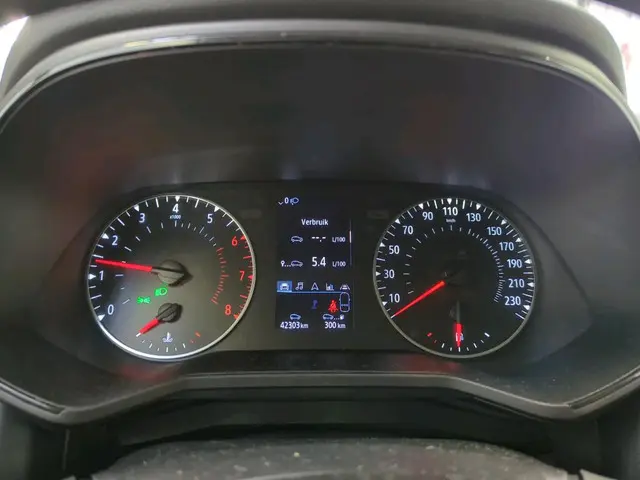 Renault Clio 1.0 TCe 90 Equilibre 2023 Benzine 6