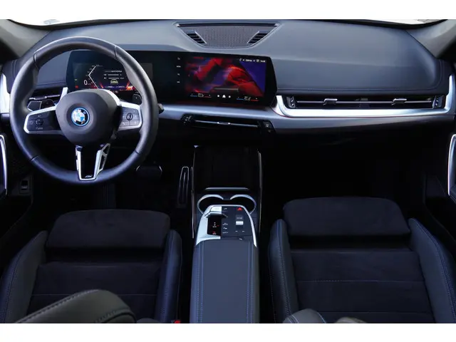 BMW X1 xDrive25e 2024 Hybride Benzine 4