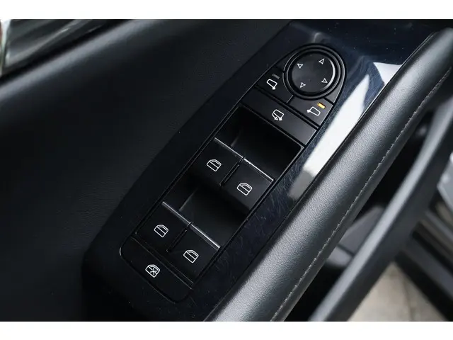 Mazda 3 2.0 e-SkyActiv-X M Hybrid 180 Luxury 2021 Benzine 31